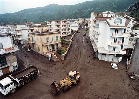 Vent’anni fa l’alluvione di Sarno Il ricordo di chi ha perso tutto 